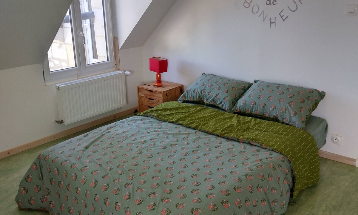Gennes-Val-de-Loire Apartment | Fully-equipped room near the Loire