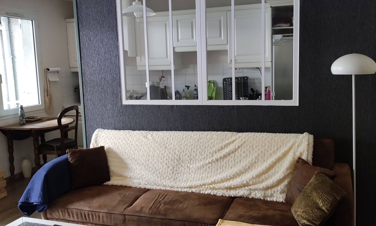 Carcassonne Apartment | Fully-equipped city-centre apartment with terrace 200 m from the station