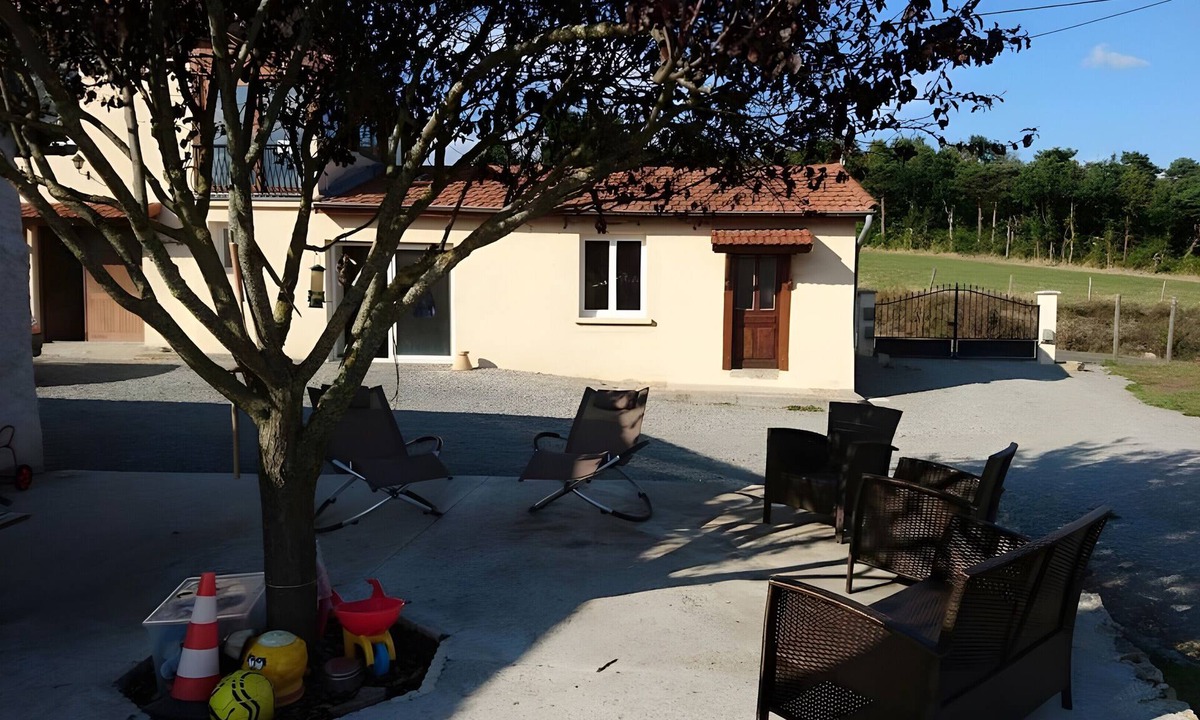 Saint-Sixte Apartment | Fully Equipped, Comfortable 50 m² Gîte with Private Parking