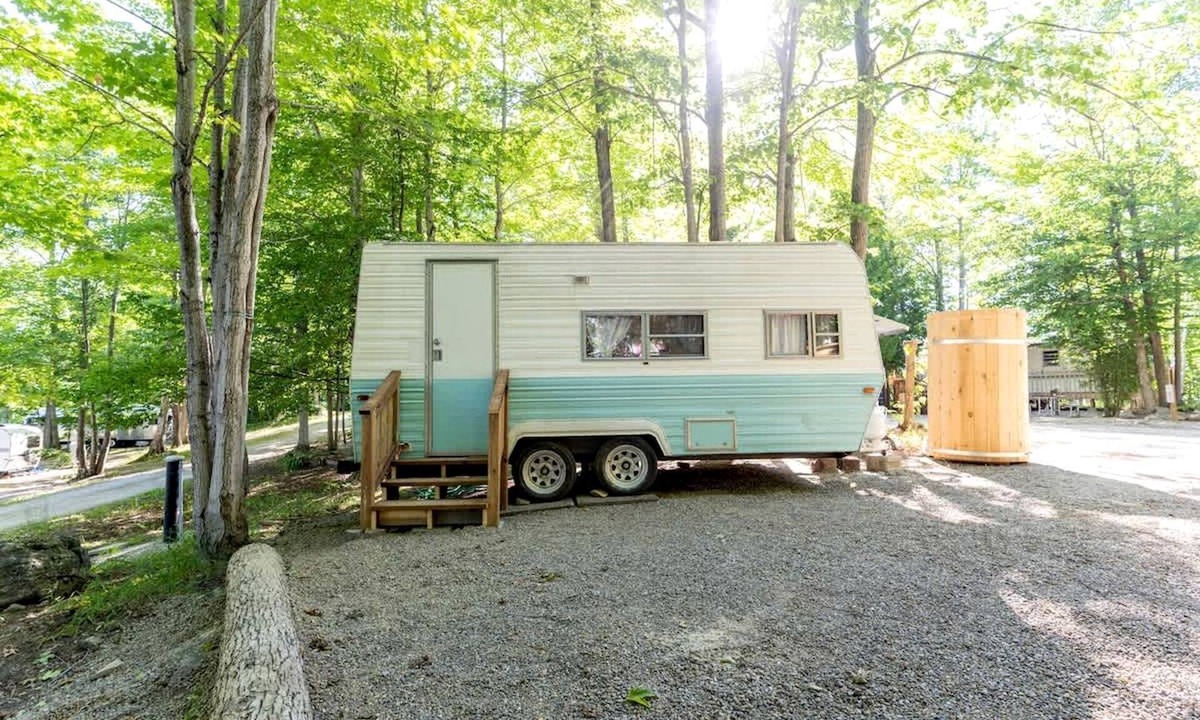 Miller Lake House | Fully Equipped Glamping Caravan near Miller Lake, Perfect for a Weekend Getaway from Toronto
