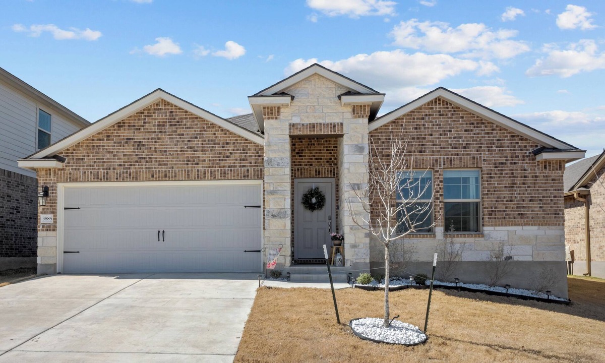 Belton House | Fully furnished 3-bedroom house in sought after Three Creeks in Belton