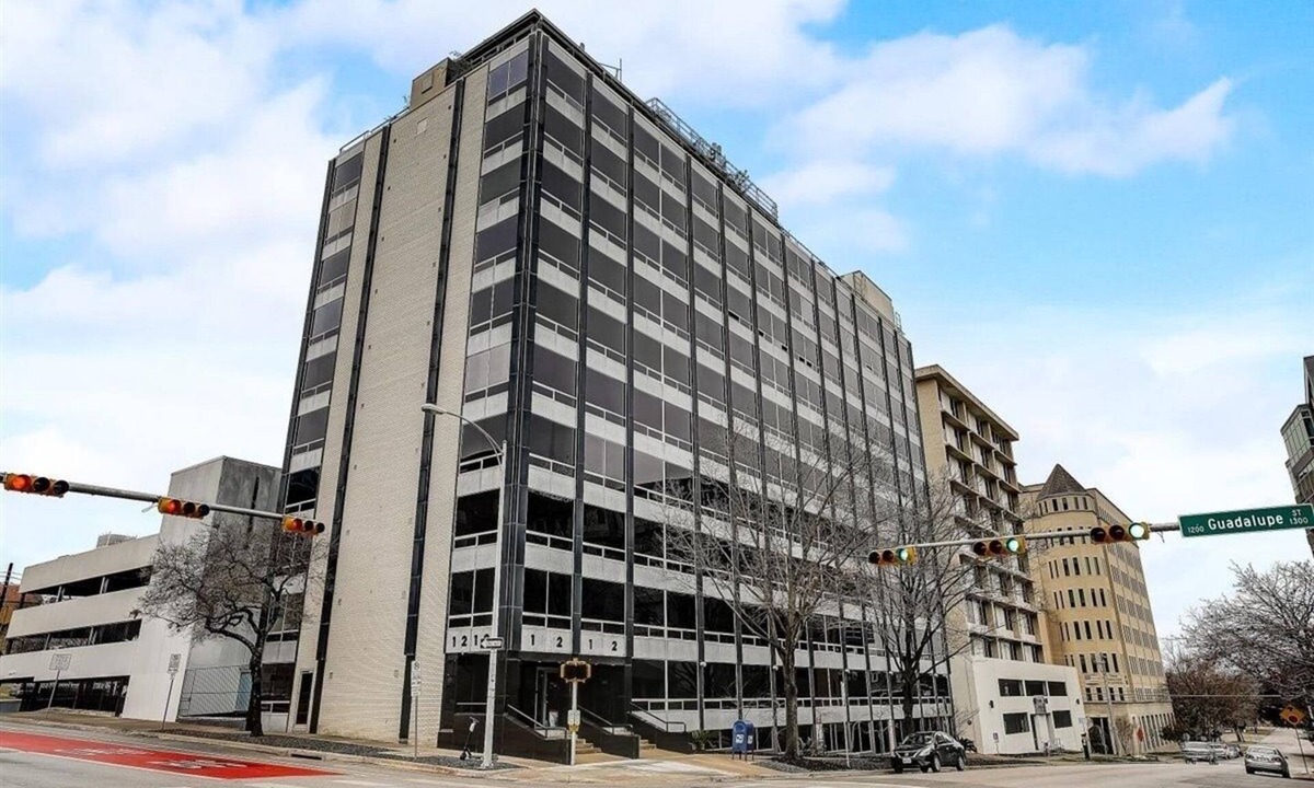 Capitol District Condo | Fully furnished all inclusive unit in Downtown