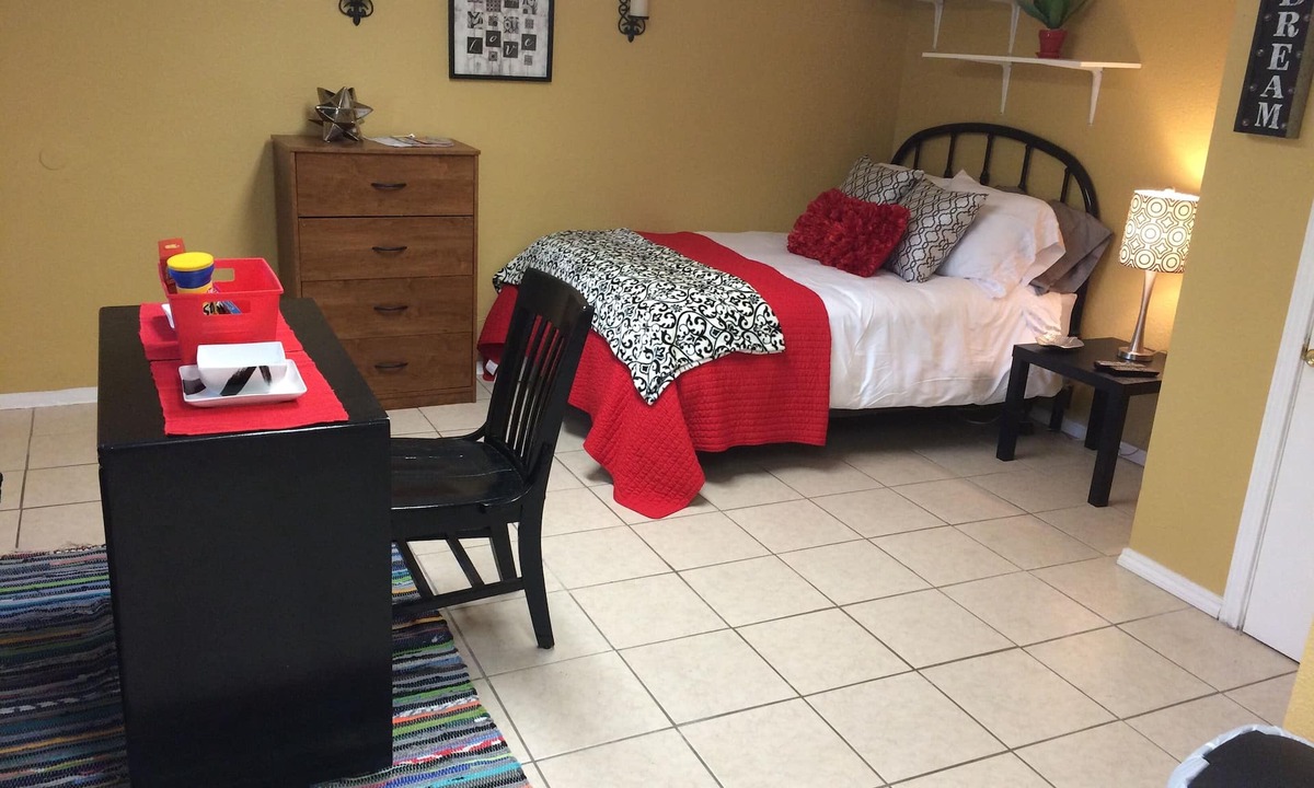 Jefferson House | Fully Furnished ALL BILLS PAID Studio