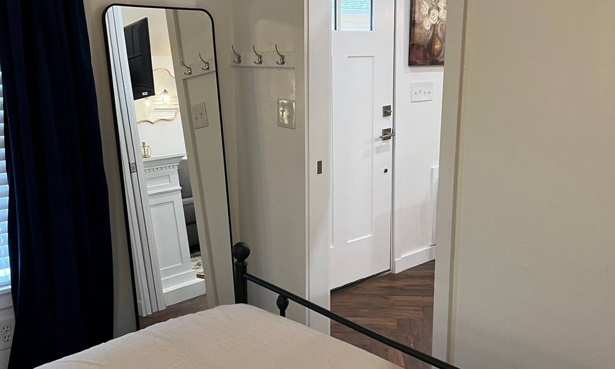 Central Oklahoma City Cottage | Fully Furnished backyard cottage, close to Children's Center