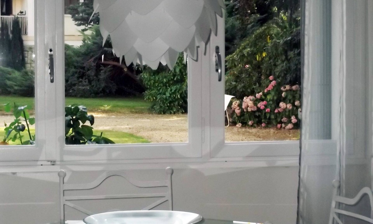 Chambery Apartment | Fully furnished holiday apartment 4 * rated - very pleasant - 700 sq feet