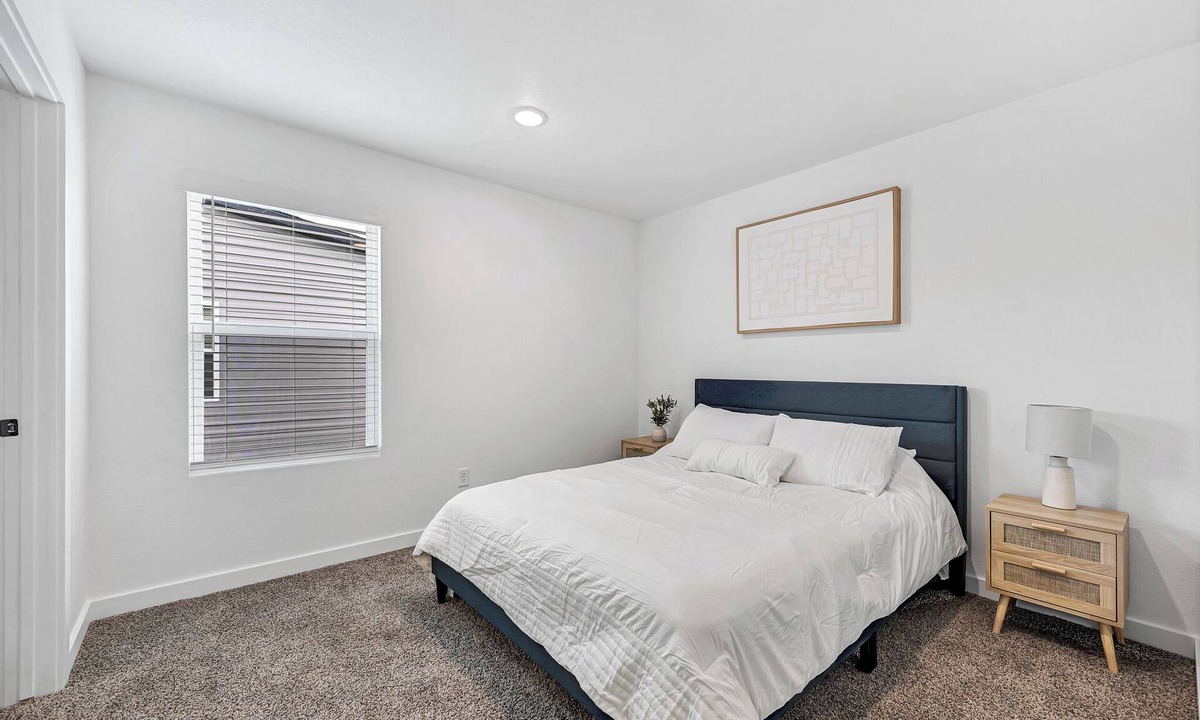 Centerton House | Fully Furnished Modern Home