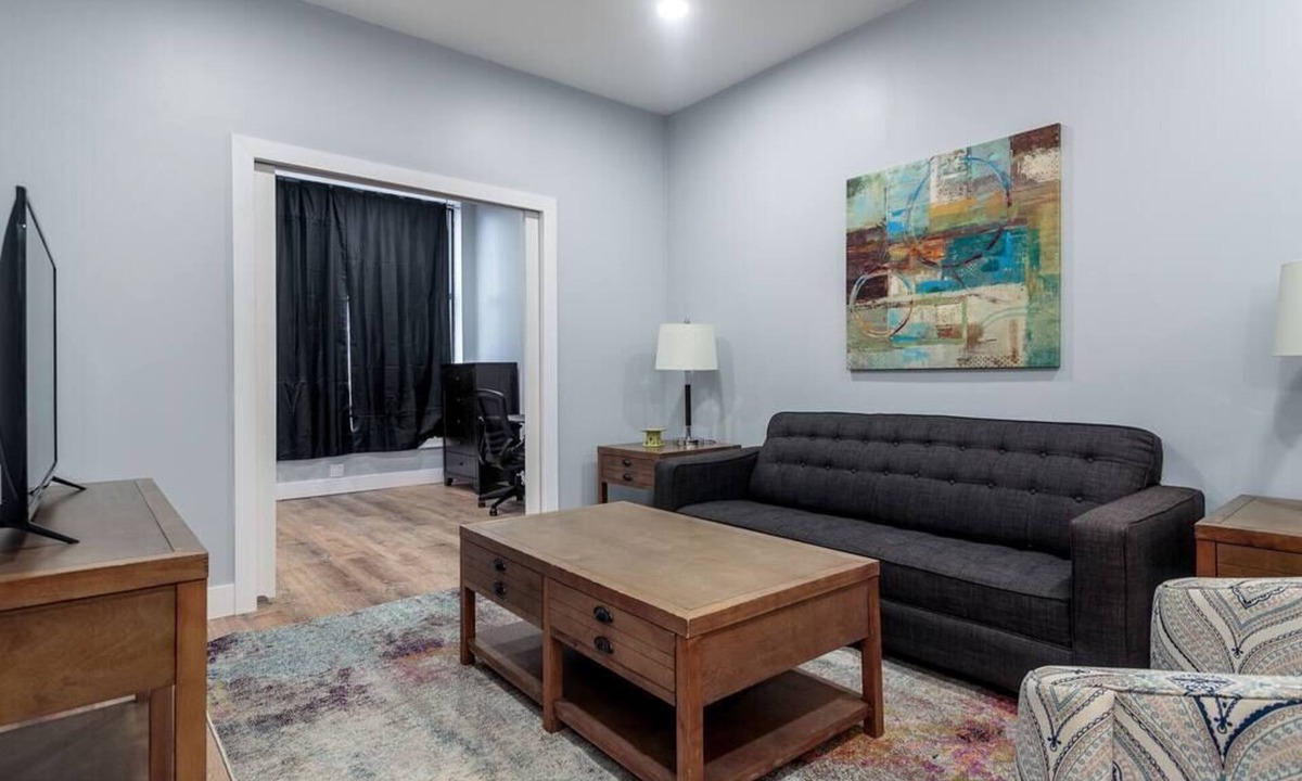 Old Town Apartment | Fully Furnished Rental in Old Town - 2 beds - Unit 2F