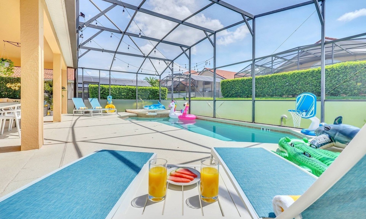 Solana House | Fully-Loaded Modern Disney Family Villa w/Pool - 7 BR
