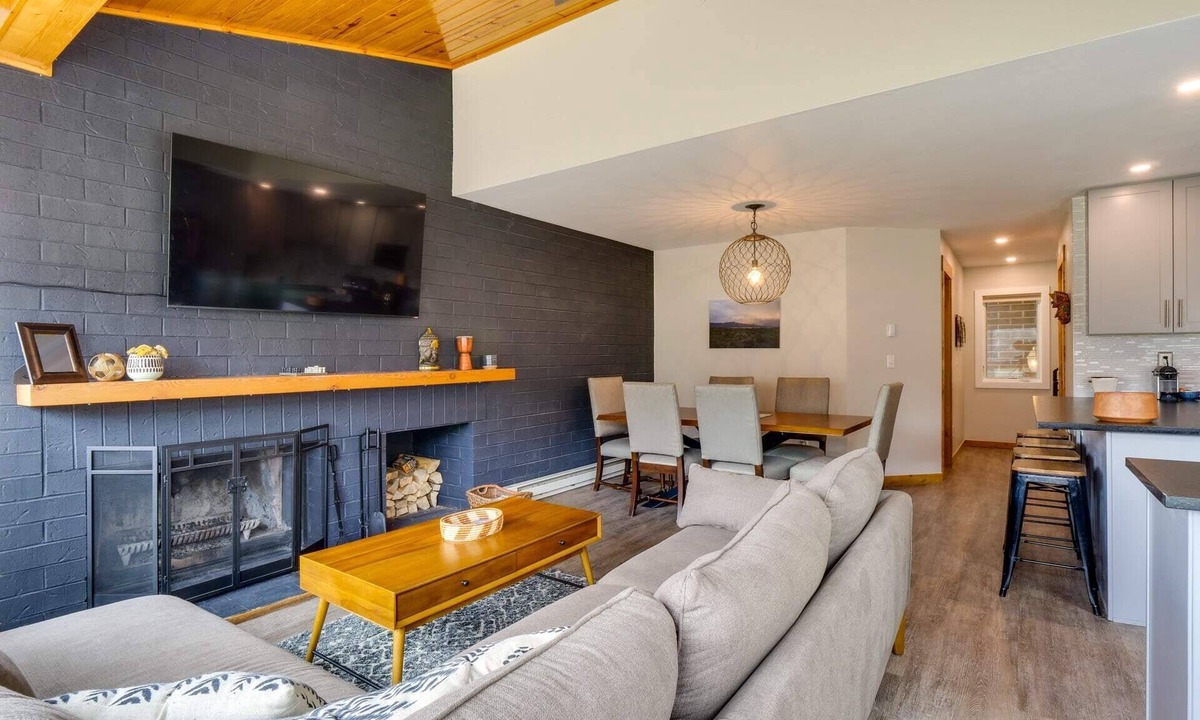 Eagle-Vail House | Fully remodeled modern 4-bedroom townhome - Vail and Beaver Creek.