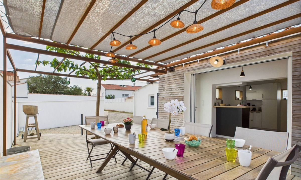Les Sables d'Olonne Ski Chalet | Fully renovated house for 10 – terrace