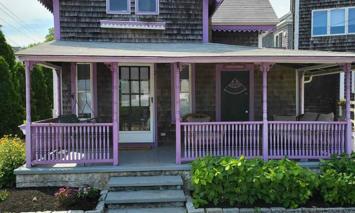 Oak Bluffs House | Fully Renovated & Spacious home within walking distance of Oak Bluffs/Beaches