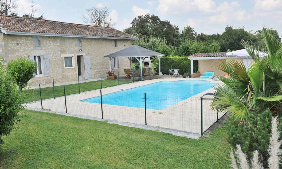 Lauzun House | Fully restored stone farmhouse with private pool
