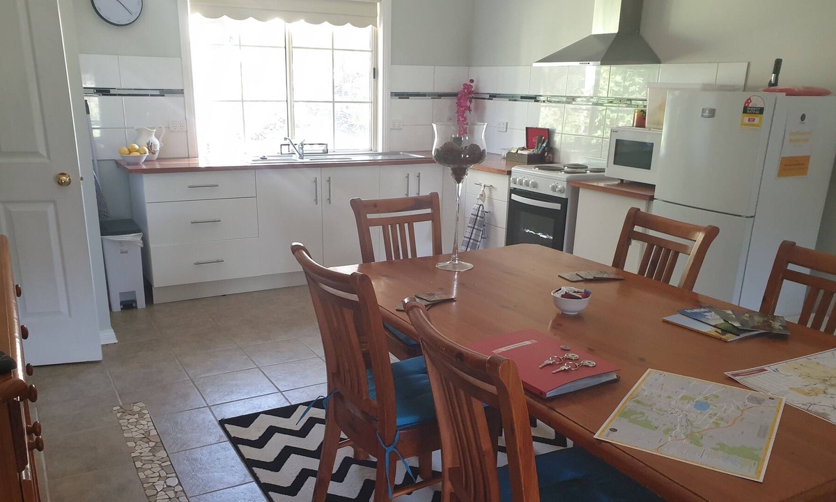 Lal Lal Bed & Breakfast | Fully Self Contained Unit