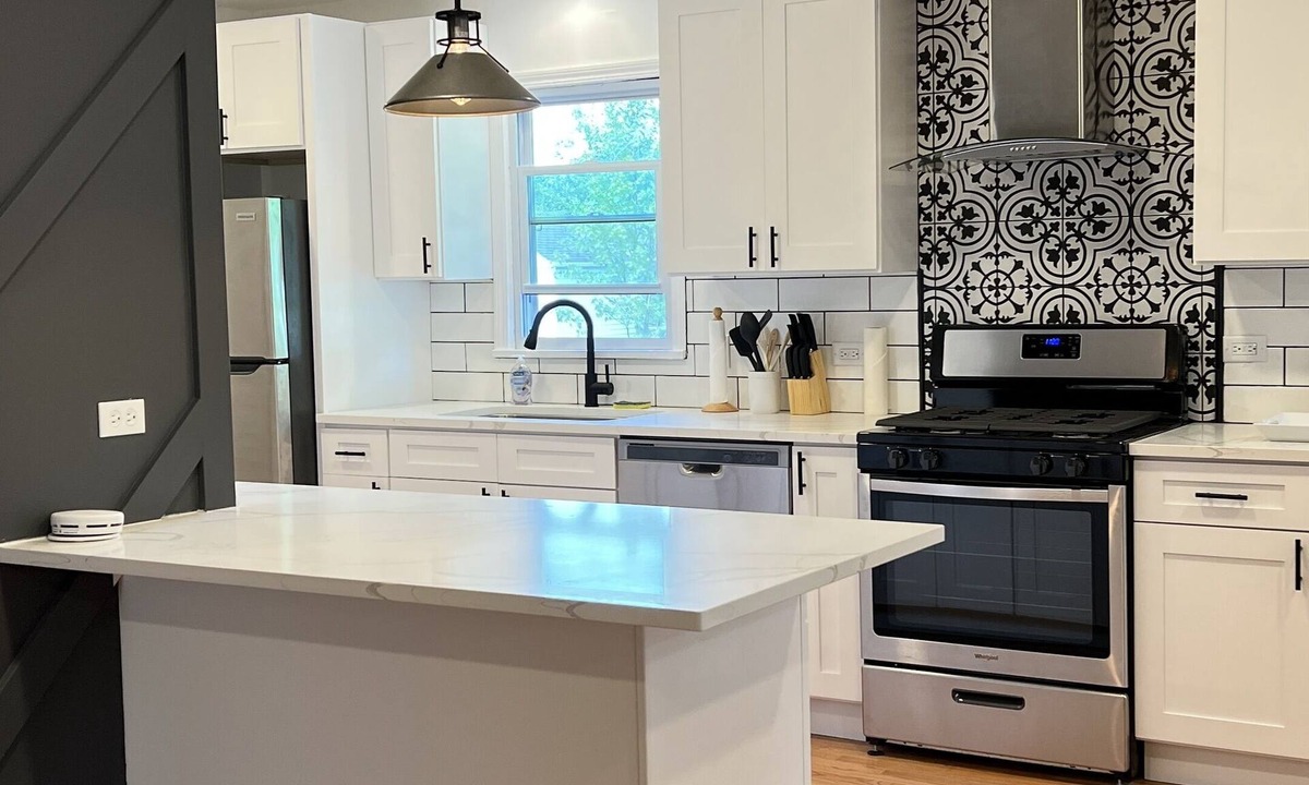 Mundelein House | Fully Updated home. Great for the entire family!