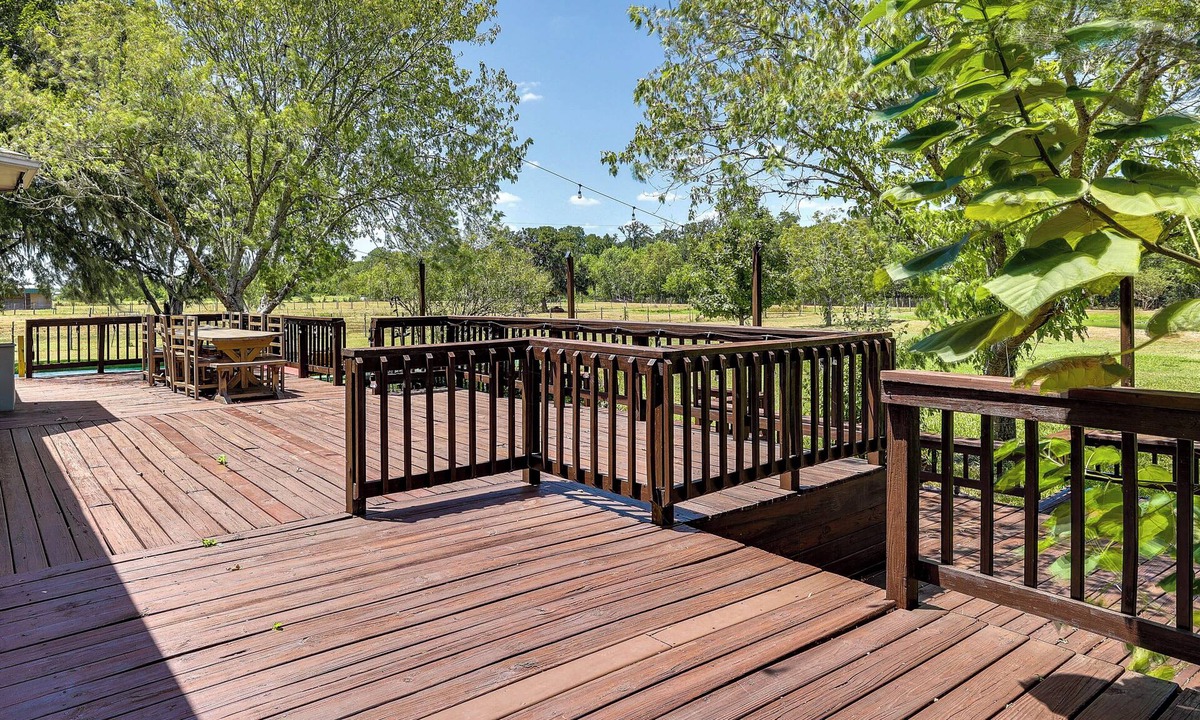 Clodine Villa | Fulshear Vacation Rental w/Guest House & Deck!
