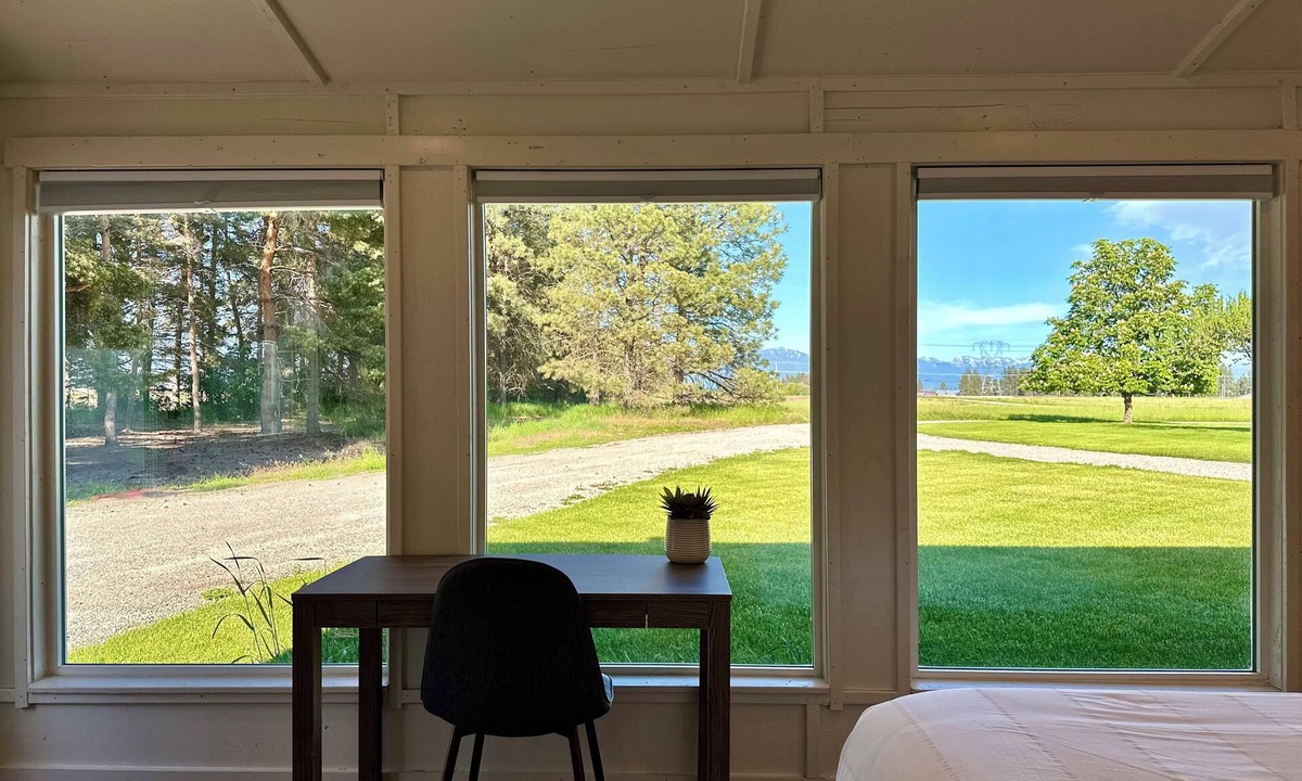 Kalispell Apartment | Fun and Cozy Country Studio With Large Outdoor Fire Pit!