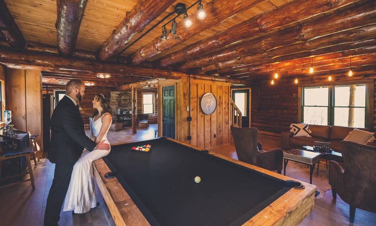 Sparta Township Cabin | Fun in the sky. Log cabin facing beautiful golf course.