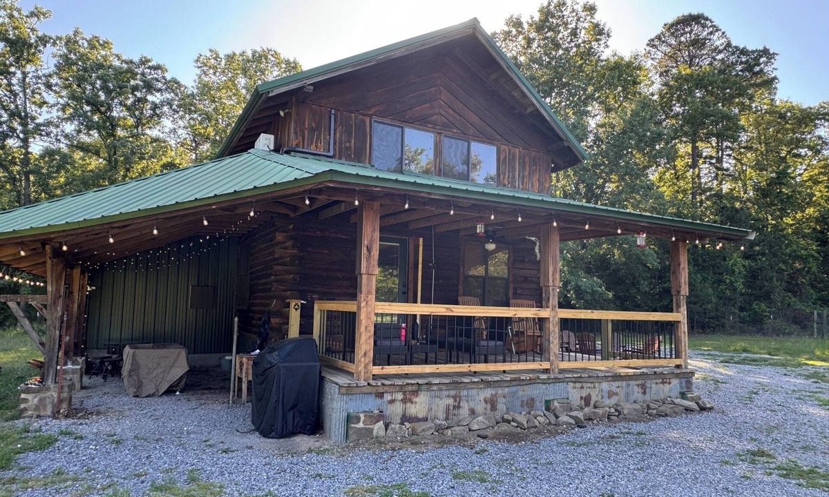 Lequire Cabin | FUN! Log Cabin Hot Tub & Game Room w Pool Table Pets OK 3BR/2BA Sleeps 10