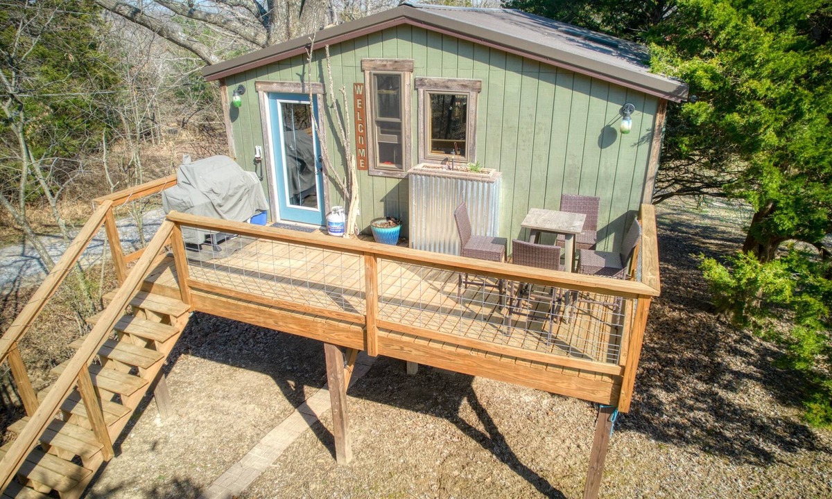Goreville Cabin | Fun Treehouse Getaway Firepit Lake Access