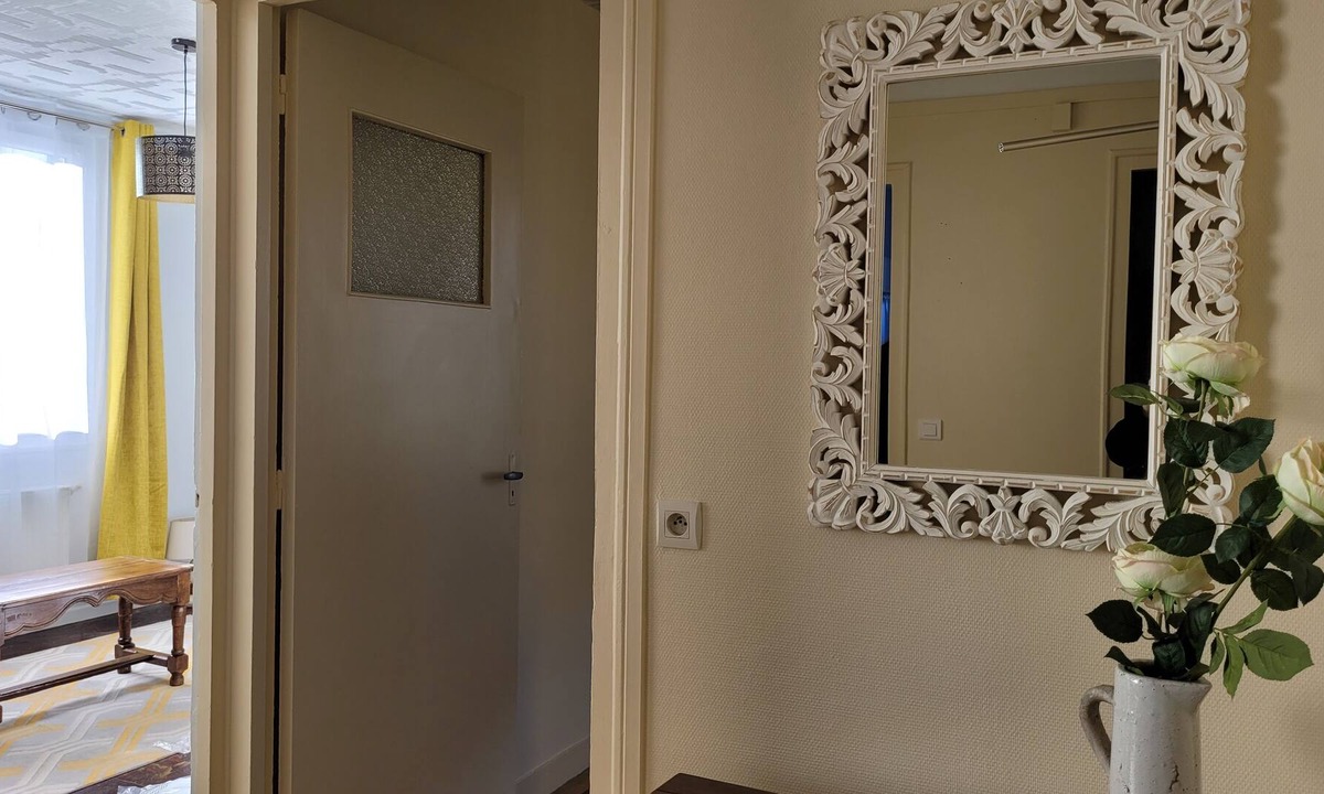 Stenay Apartment | Functional apartment ideal for business travel
