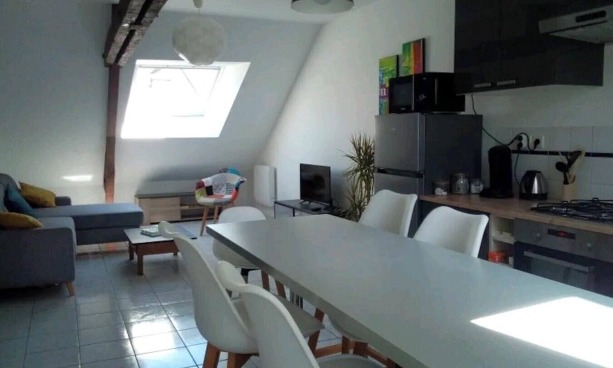 Janze Apartment | Functional, bright and quiet apartment in the center of Janzé