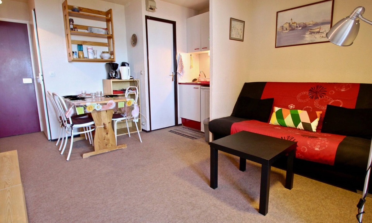 Chamrousse Apartment | Functional Studio Cabin for 4, South-Facing Balcony, Ski-In/Ski-Out