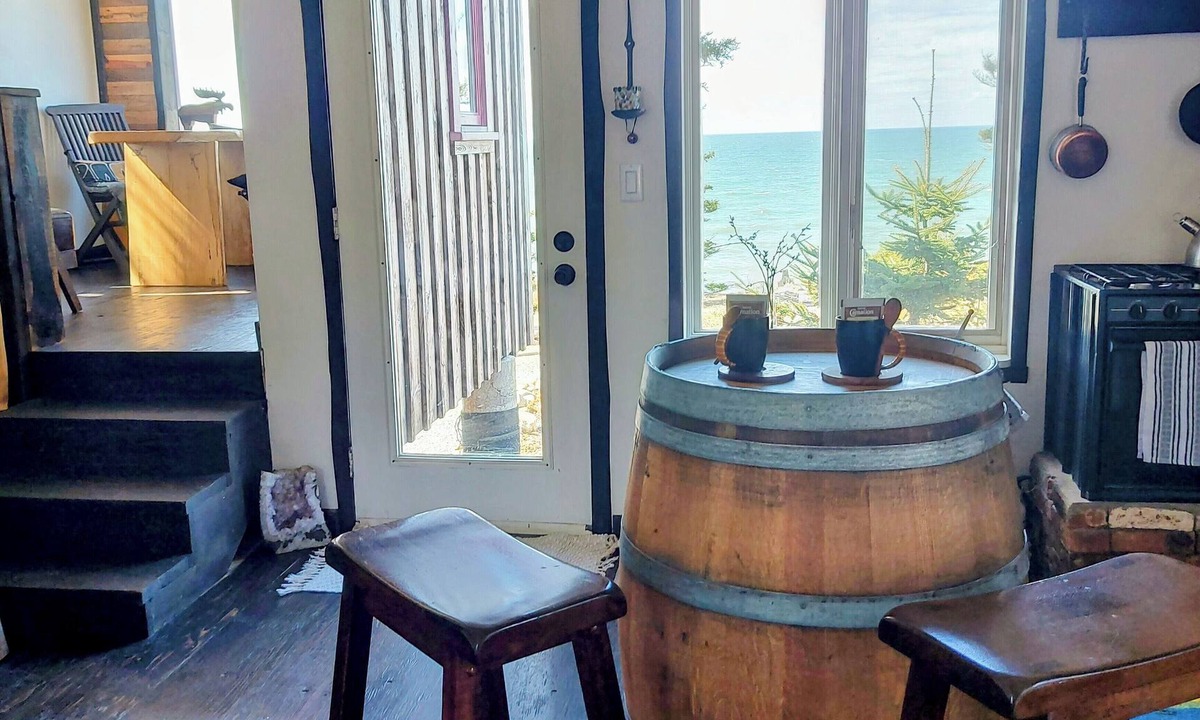 Delaps Cove Cabin | Fundy Fantasy Oceanfront Cabin. Offgrid romantic getaway.