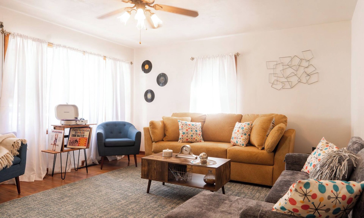 Bedford House | Funky Mid Century Themed Limestone Cottage - 2 Bedrooms Sleeps 6 - Pets Welcome!