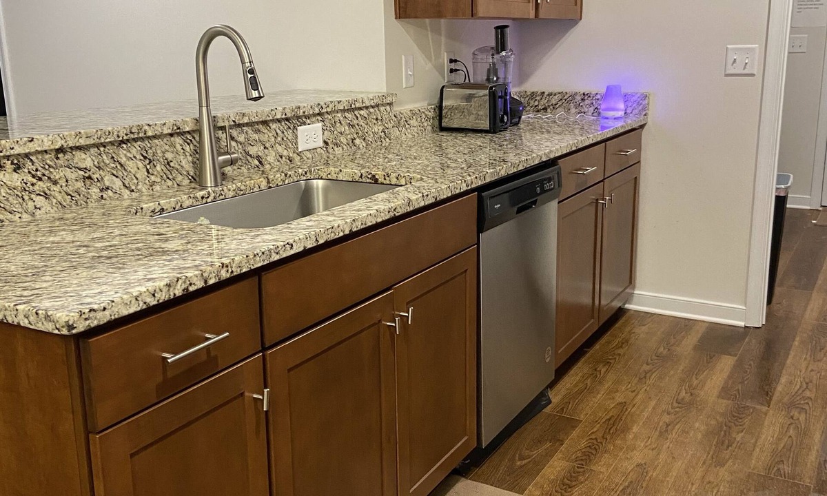 Front Royal House | Furnished 1 bedroom