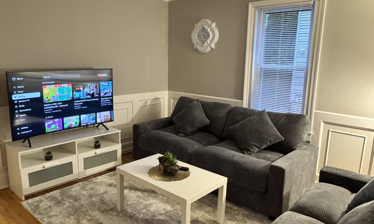 West Haven Apartment | Furnished 2BR Near Yale&VA Parking