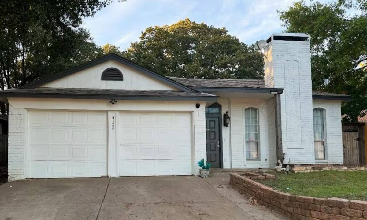Southwest Arlington House | Furnished 30+ Day Stay Near AT&T Stadium & Highways