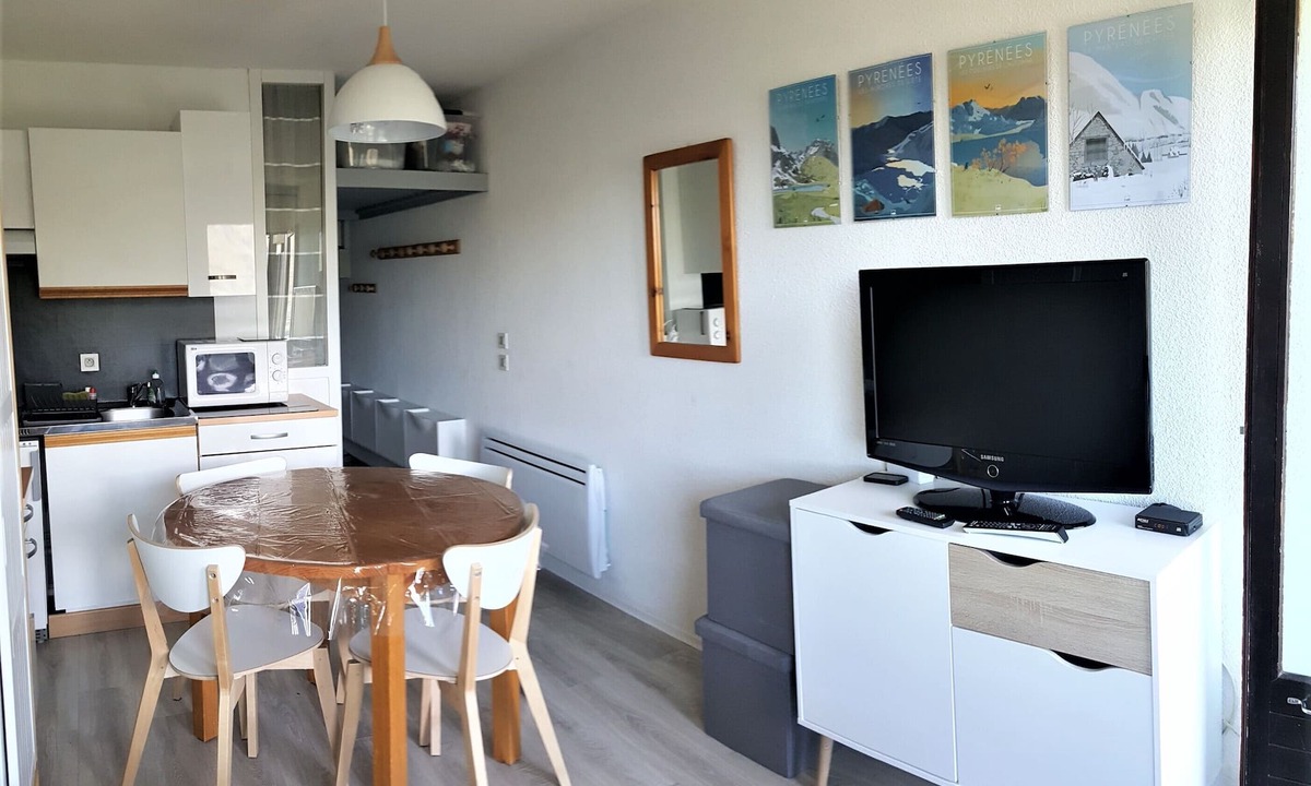 Saint-Aventin Apartment | Furnished holiday home for 4 people, superb view