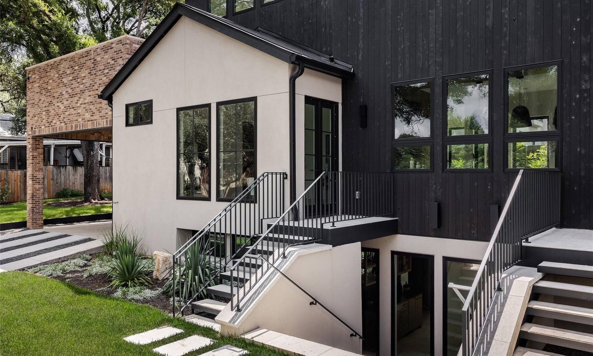Westfield House | Furnished Modern Luxury Retreat
