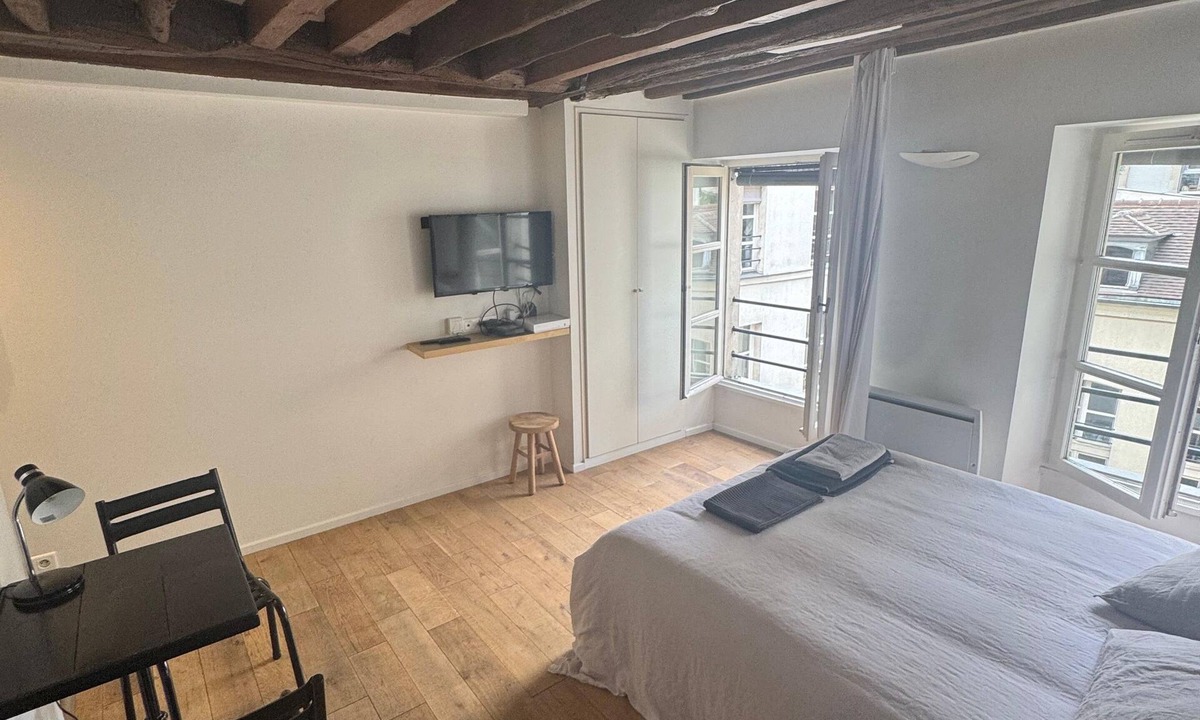 Marais Apartment | FURNISHED STUDIO IN THE HEART OF THE MARAIS PARIS 4