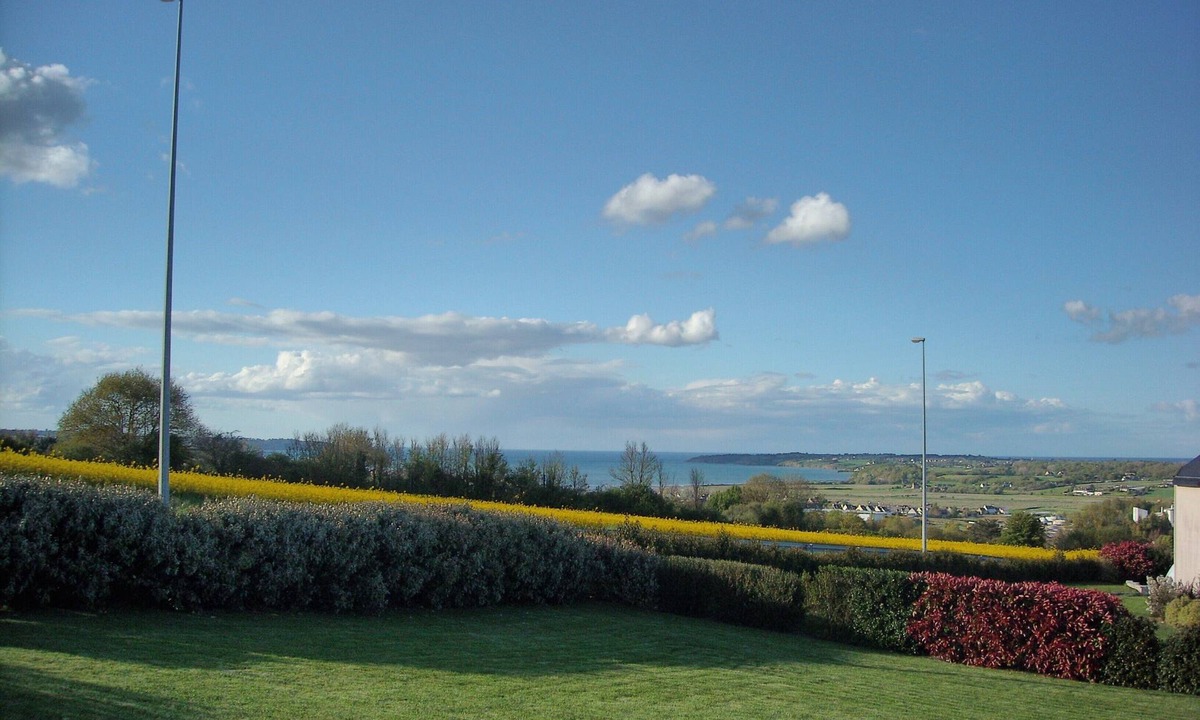 Yffiniac Apartment | furnished with exceptional sea view