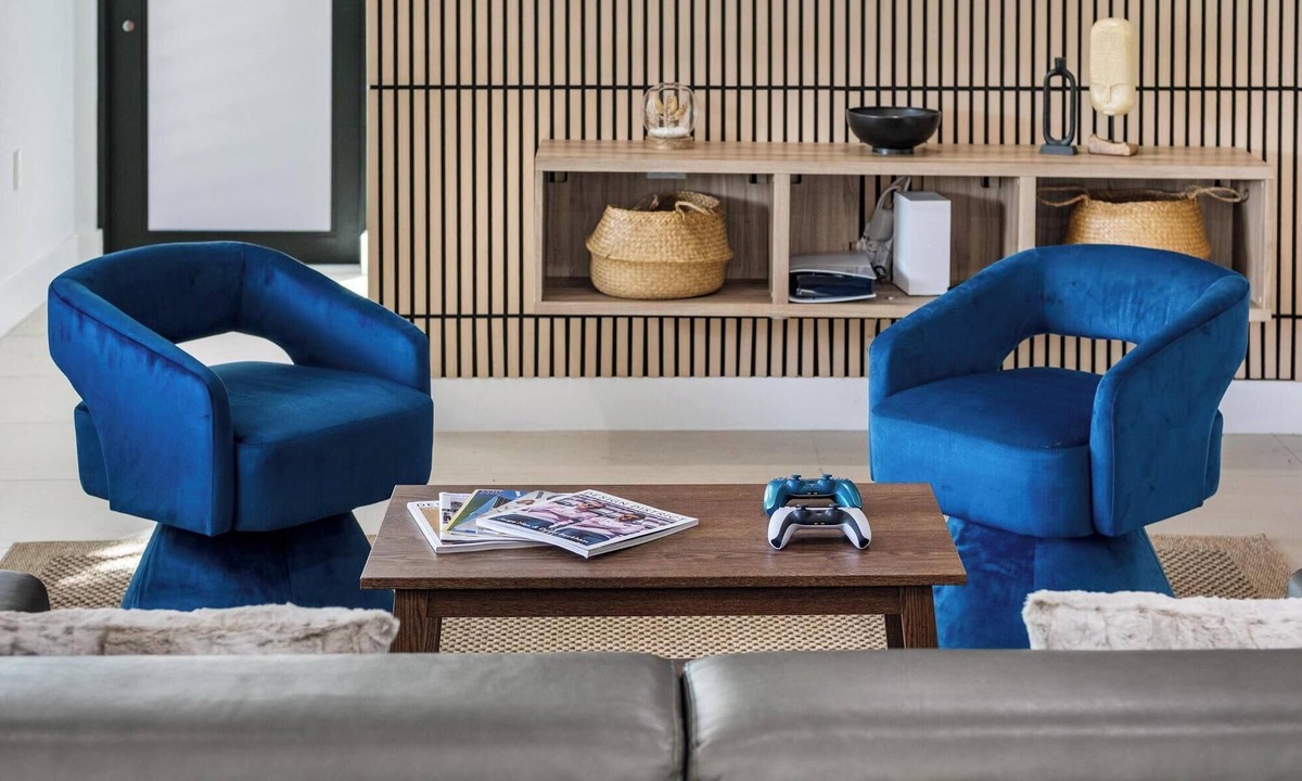 Allapattah Condo | Fútbol-Themed Home with Hot Tub