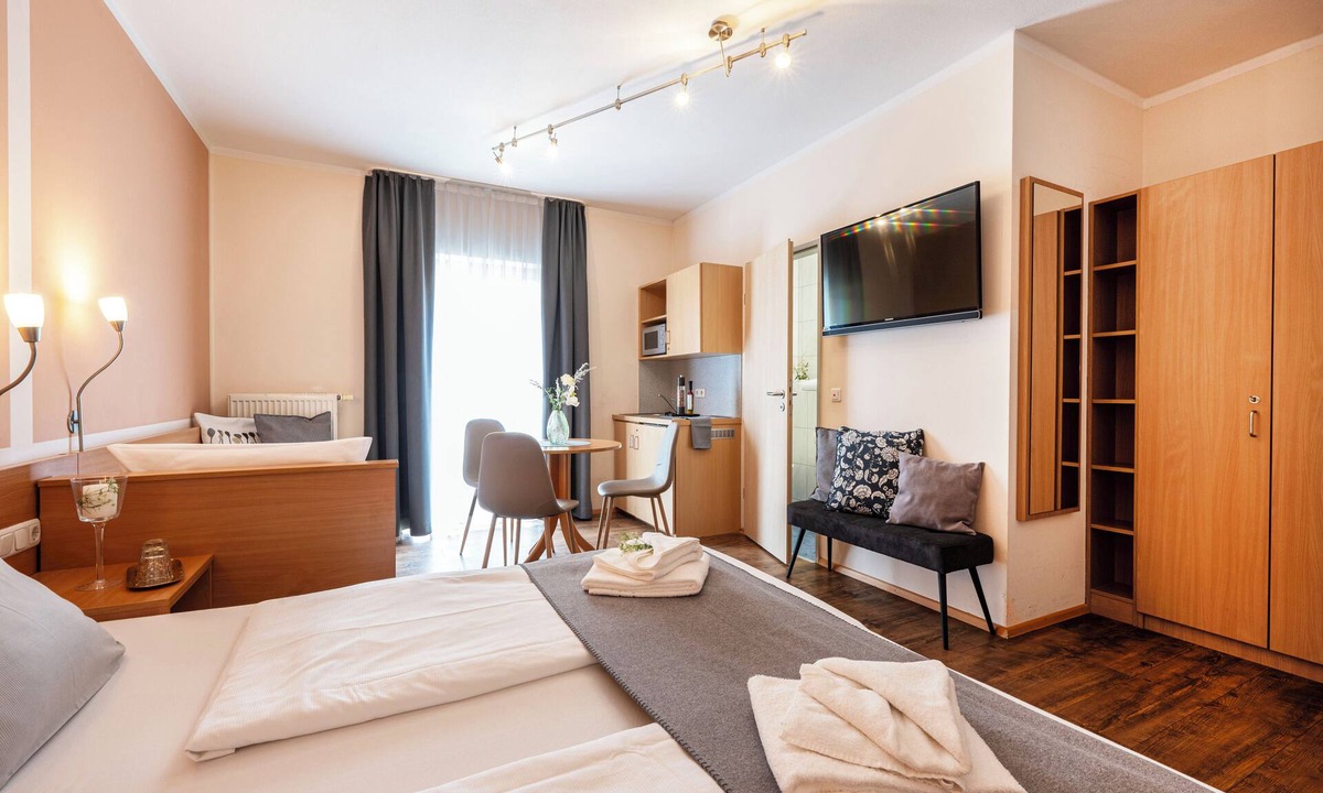 Walpertskirchen Hotel | Gästehaus Zehmerhof