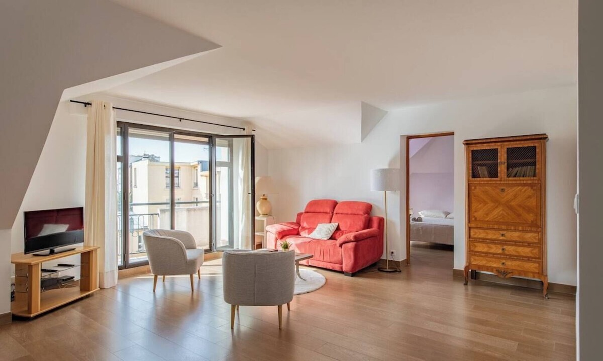 Notre-Dame Apartment | Géranimus Versailles: Notre-Dame