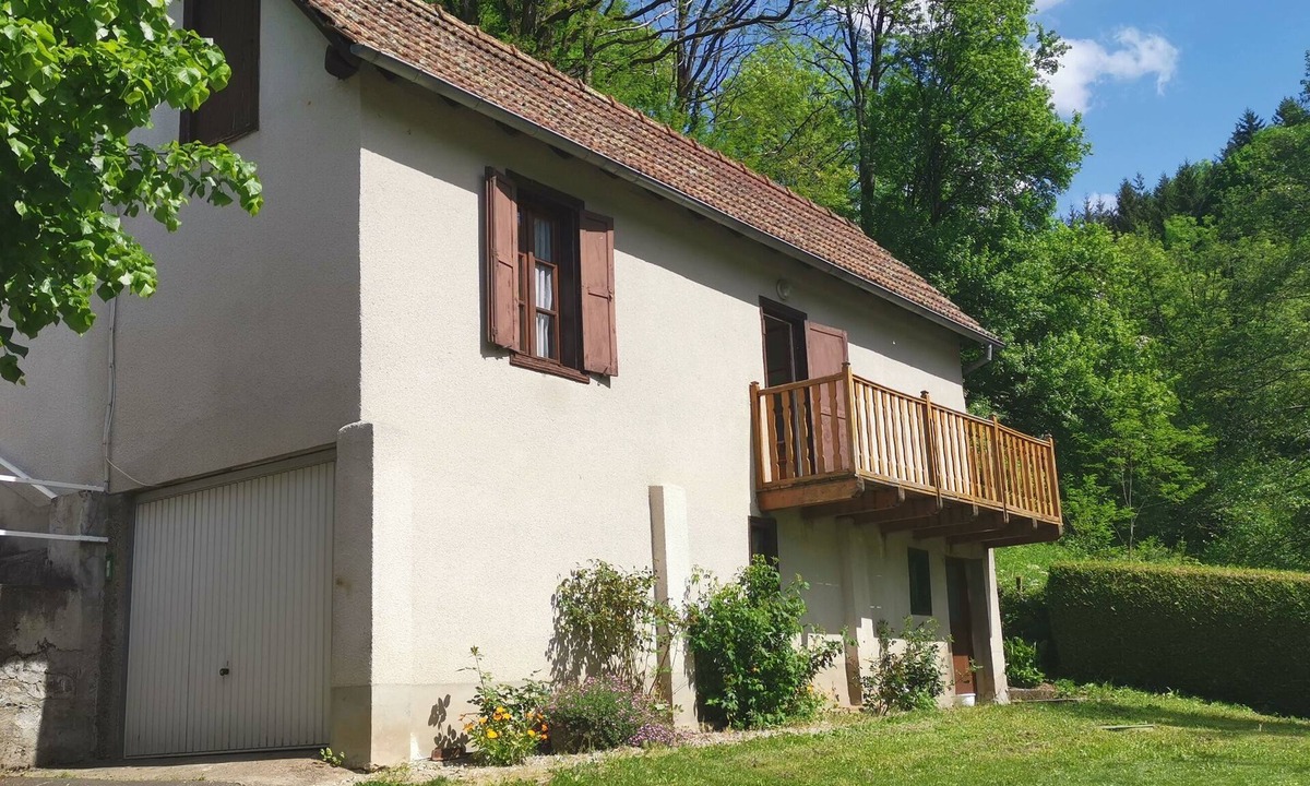 Vic-sur-Cere House | ✨Gîte à la campagne, 4 Pers. Parking✨