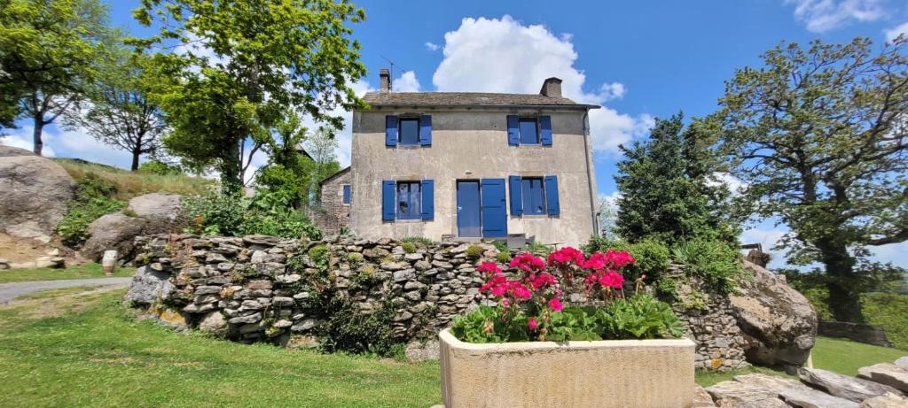 Alrance House | Gîte à la tour de Peyrebrune