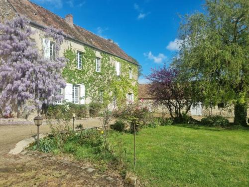 Vernou-la-Celle-sur-Seine House | Gîte 18 personnes