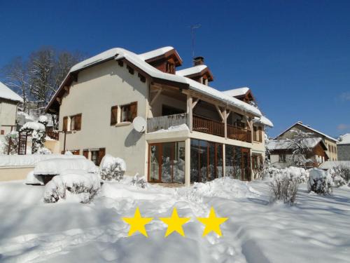 Foncine-le-Haut Apartment | Gîte 1804 Montagnes du Jura avec Spa et Sauna classé 3 étoiles