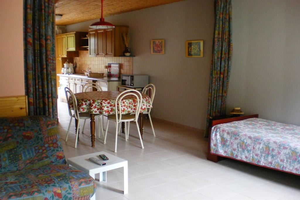Bieville-Beuville House | gîte 3 à 5 personnes