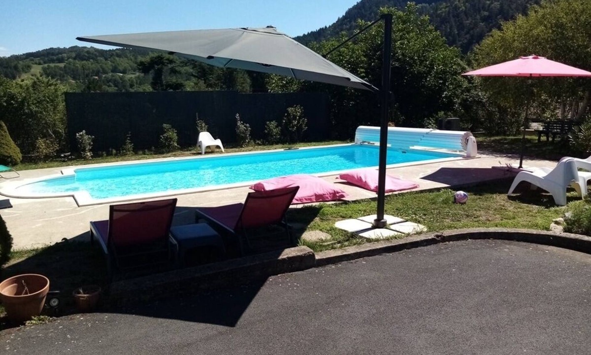 Coubon Apartment | Gîte 3* 'le temps d'une pause' with swimming pool