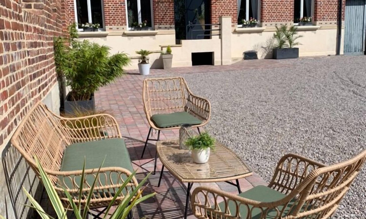 Meaulte Villa | Gîte 4 Étoiles SPA Privatif. Au Coeur du Circuit du Souvenir de la Somme