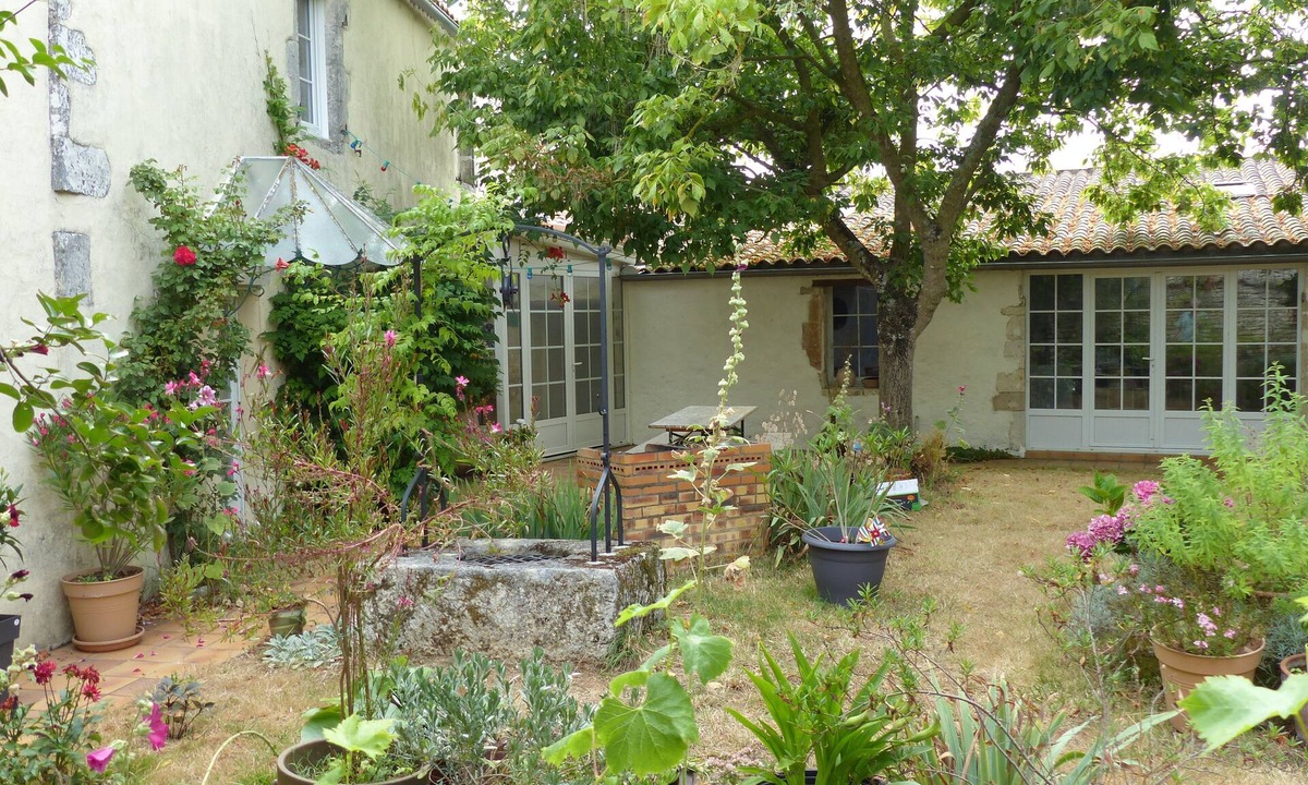 Marsilly House | Gîte 4 persons; Autour d'un Puits