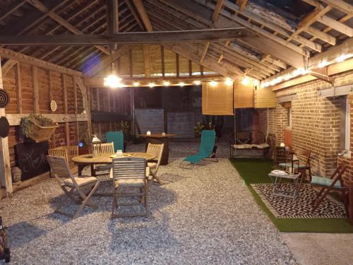 Mesnieres-en-Bray Apartment | Gîte "Au dépôt"