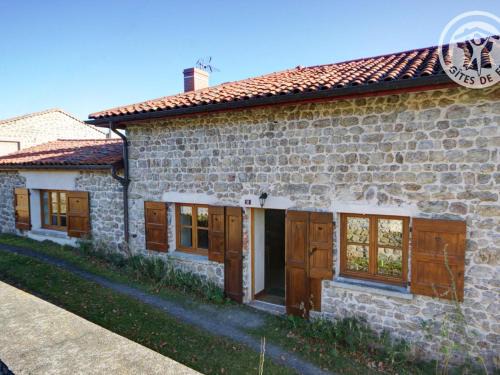 Essertines-en-Chatelneuf House | Gîte authentique et confortable pour 6 dans le Forez - FR-1-496-16