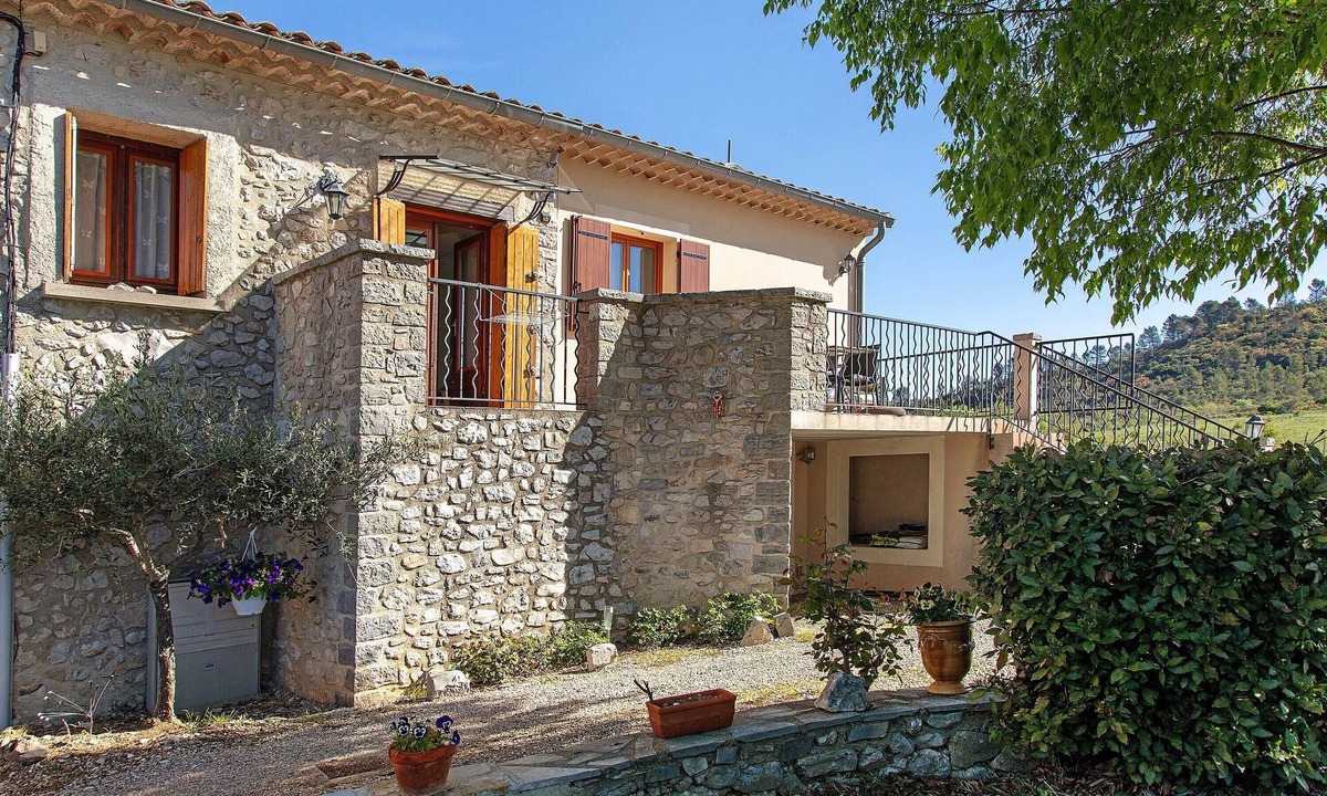 Brissac House | Gîte Aux Portes Des Cévennes: Mountain View, Wi-Fi & Air Conditioning