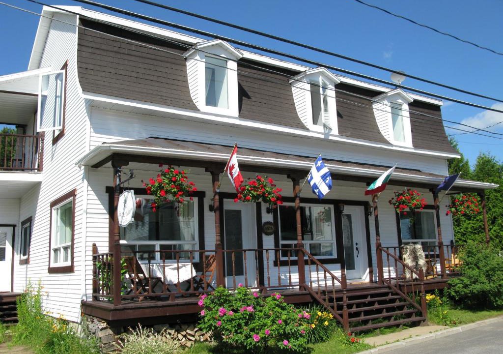 Saint-Jean-des-Piles Bed & Breakfast | Gîte Aux Traditions